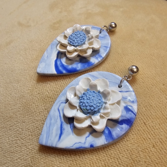 Handmade Jewelry - ✨️ Floral Blue Marbled Earrings ✨️